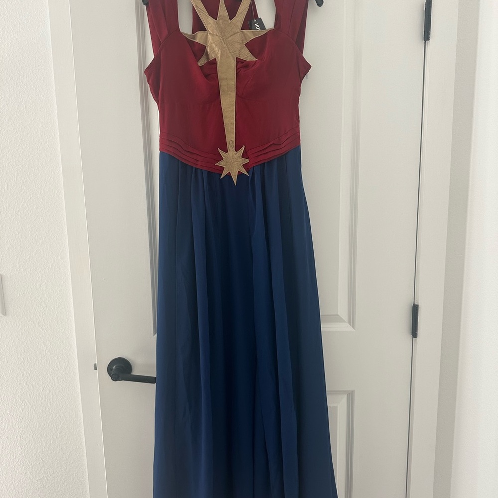 NWT Her Universe Captain Marvel The Marvels Maxi Dress